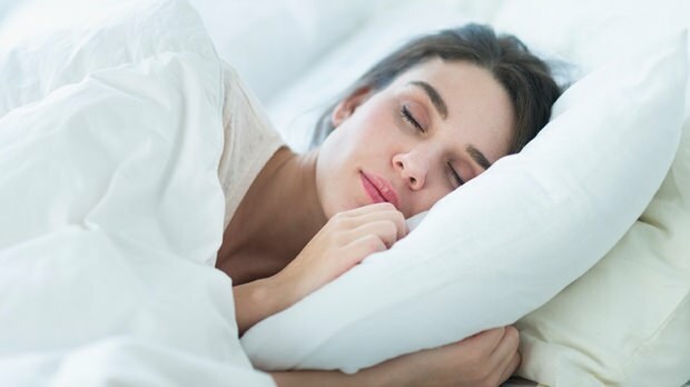 Quais são as causas da transpiração durante o sono noturno? O que é bom para suar?