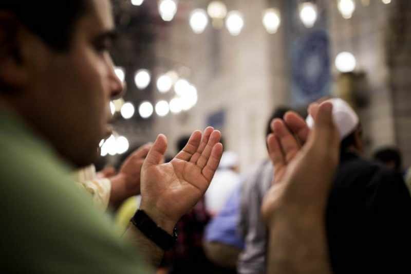Oração entre azan e kamet! Qual é a oração da ocasião? Oração a ser lida após a leitura do adhan
