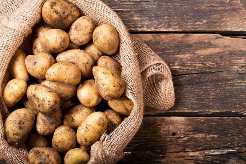 Quais são os benefícios das batatas? Beba suco de batata com o estômago vazio pela manhã!