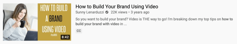 exemplo de vídeo do youtube por @sunnylenarduzzi de 'como construir sua marca usando vídeo' mostrando 22 mil visualizações nos últimos 3 anos