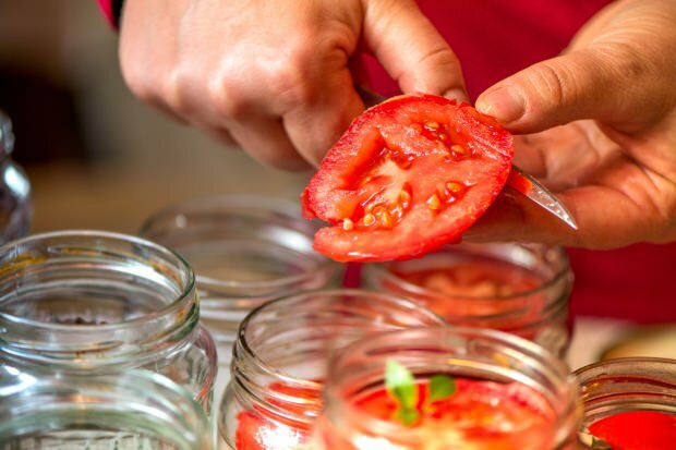 Como fazer tomate enlatado