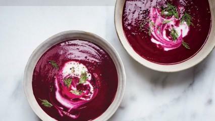 Como fazer sopa de beterraba vermelha? A receita do borscht com um toque de sabor