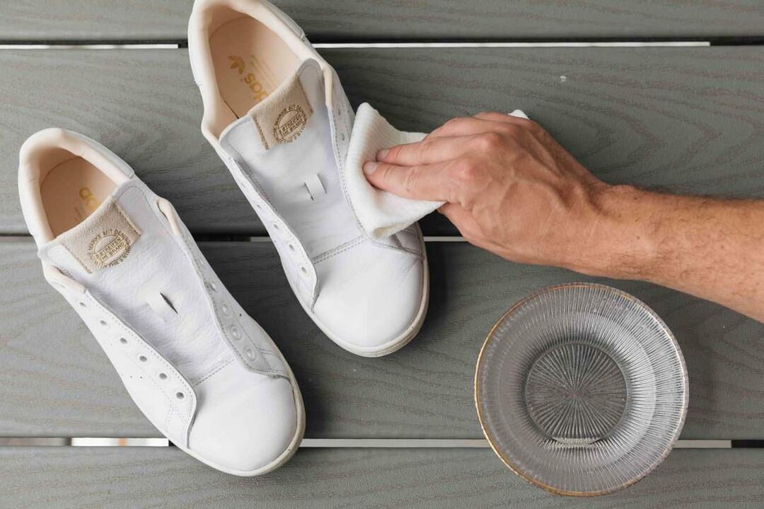 Como limpar sapatos brancos?