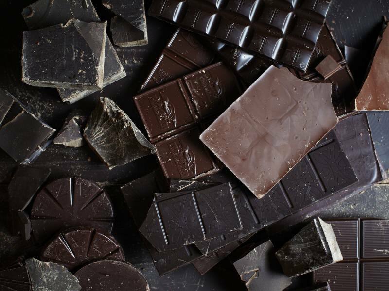 Aumentando o hormônio endorfina: Quais são os benefícios do chocolate amargo? Consumo de chocolate amargo ...