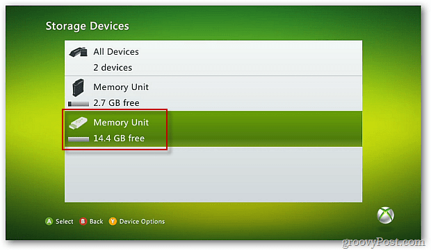 Xbox 360 Slim: adicione uma unidade flash externa para armazenamento extra