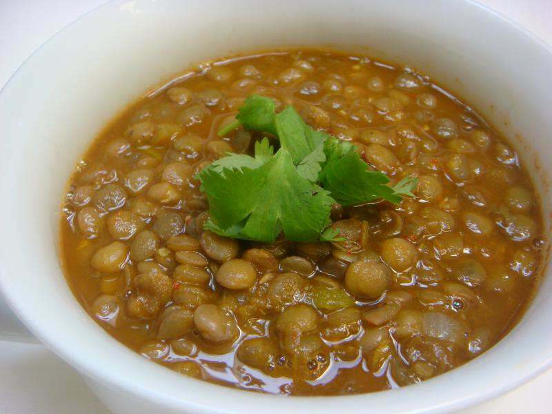 Como fazer sopa de lentilha verde temperada em estilo restaurante?