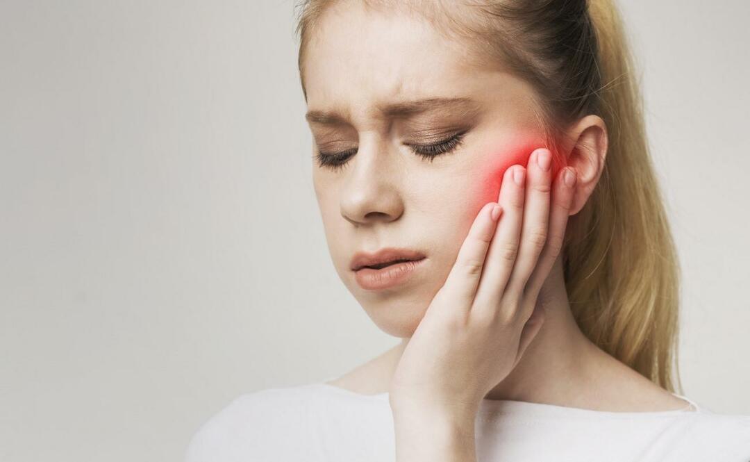 A dor na mandíbula é um sintoma de qual doença