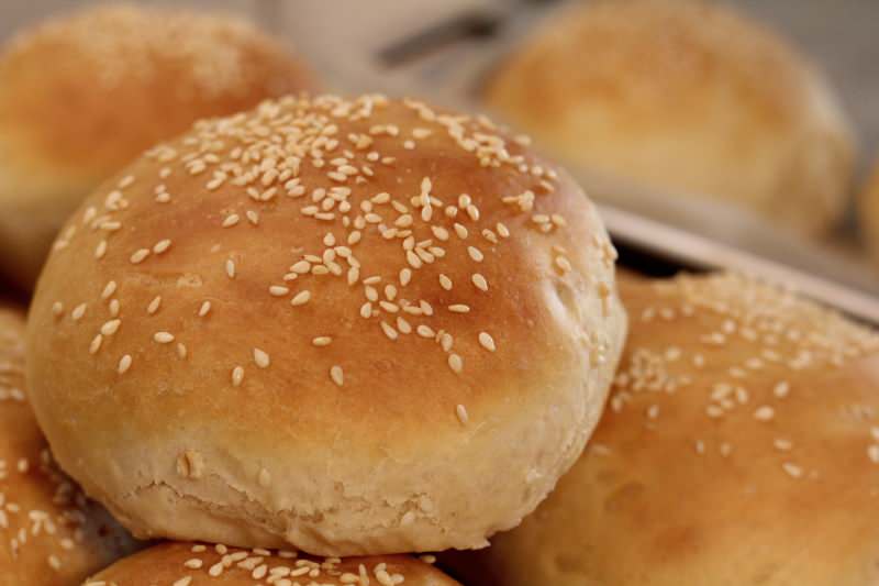 Como fazer pão de hambúrguer fácil em casa? Receita de pão de hambúrguer