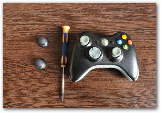 Altere os polegares analógicos do controlador Xbox 360 antes