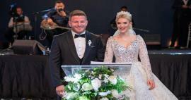 Os ex-concorrentes do Survivor İsmail Balaban e İlayda Şeker realizaram um casamento em Antalya.