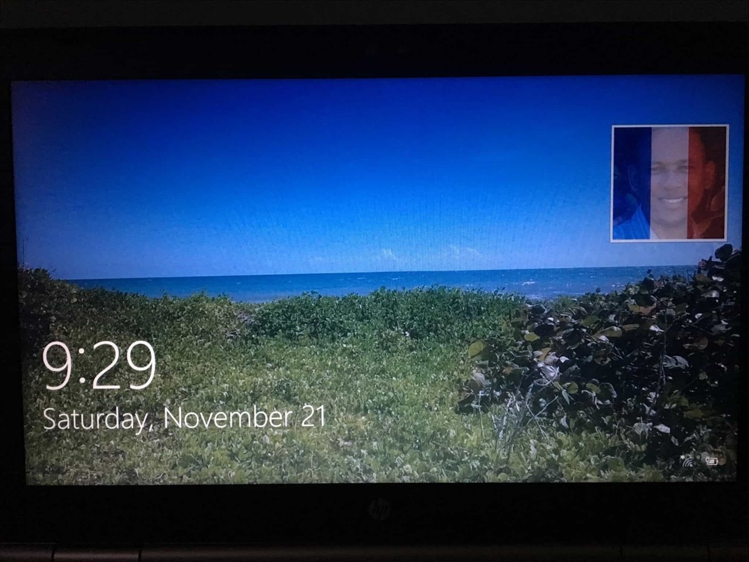Impedir que o aplicativo universal do Windows 10 assuma a tela de bloqueio