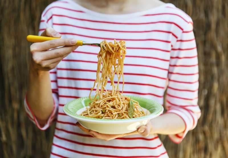 A massa ganha peso? Macarrão com pasta de tomate engorda? Como fazer massa de baixa caloria em casa?