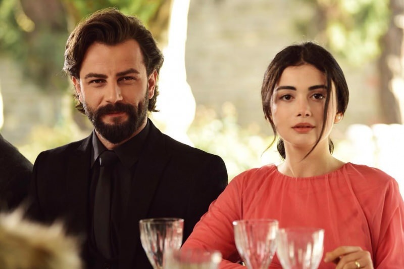 O emir da série de TV, Gökberk Demirci, se casa com Özge Yağız! Quem é Gökberk Demirci?