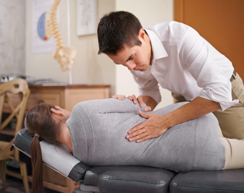 O que é o tratamento quiroprático? Para quais pacientes o tratamento quiroprático é aplicado?