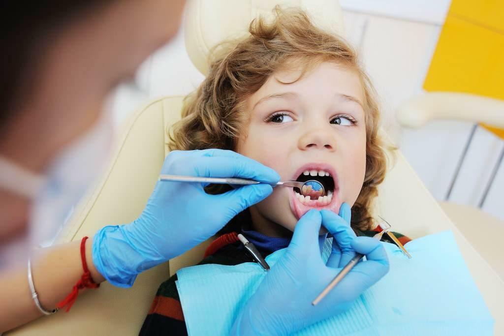 Não se esqueça de procurar atendimento odontológico do seu filho durante o intervalo.