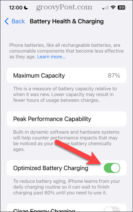 Ative ou desative o carregamento otimizado da bateria na tela de integridade e carregamento da bateria do iPhone