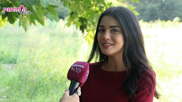 Özge Yağız contou a Reyhan a série de juramentos! Veja com quem a jovem atriz é comparada ...