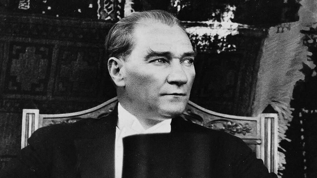 Mustafa Kemal Ataturk quadrados preto e branco