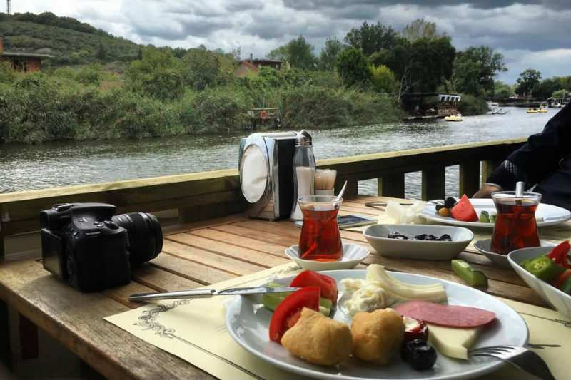 Café da manhã na fazenda Şengül