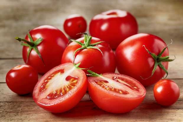 alimentos ácidos, como tomates, provocam gastrite