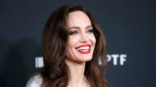 Angelina Jolie anunciou que queria ser a diretora do funeral!