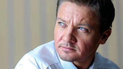 Estava sob o limpa-neve! Jeremy Renner