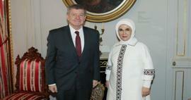 A primeira-dama Erdoğan reuniu-se com o vice-secretário-geral das Nações Unidas!