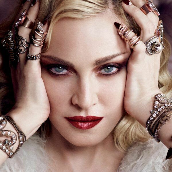 Madonna processa fã de Hollander
