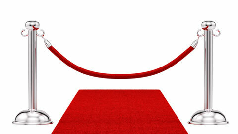 imagem do shutterstock 103168676 de tapete vermelho e corda de veludo