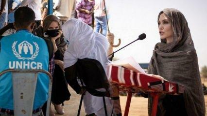 Angelina Jolie visita campo de refugiados
