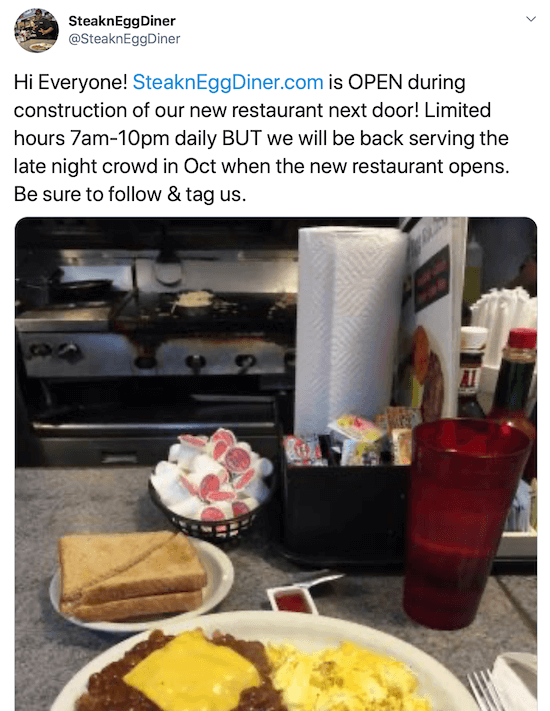 captura de tela da postagem no Twitter de @steakneggdiner tweetando em horário limitado durante a construção de seu novo restaurante