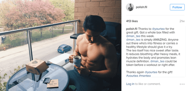 O microinfluenciador Filip Tomaszewski posa com Man Tea e compartilha os benefícios com seus seguidores no Instagram.