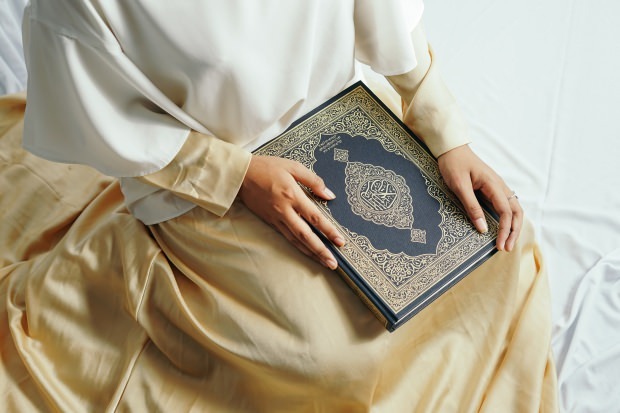 Qual é a recompensa por ler Surah Kehf na sexta-feira? Surat al-Kahf em árabe e virtudes!