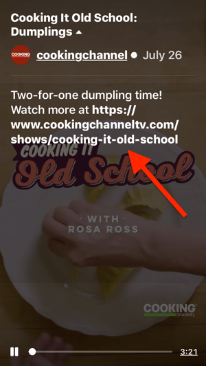 Exemplo de link de vídeo clicável na descrição do episódio 'Dumplings' da IGTV de Cooking It Old School.